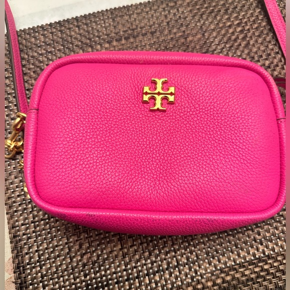 Tory Burch Bags Tory Burch Hot Pink Crossbody Poshmark